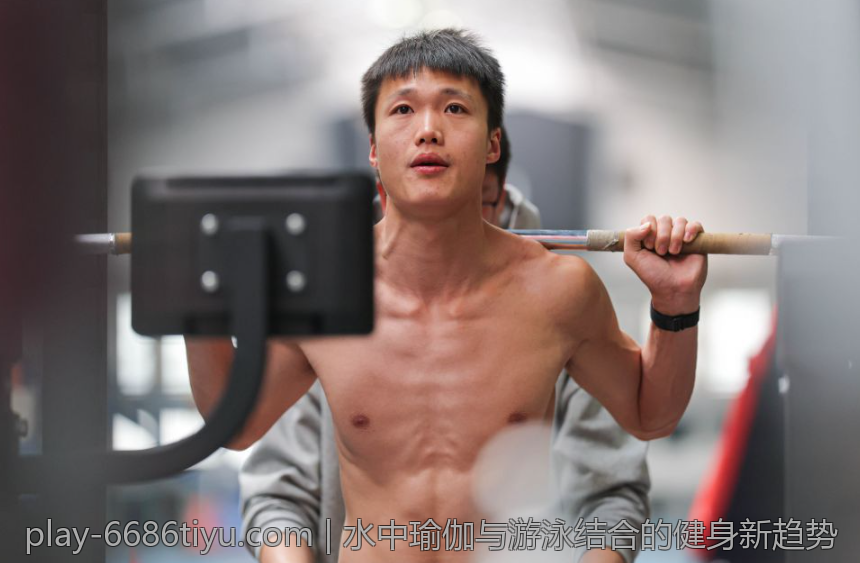 水中瑜伽与游泳结合的健身新趋势
